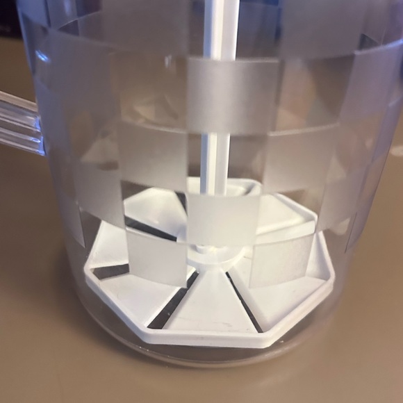 Pampered Chef Quick Stir Pitcher - Picture 2 of 5